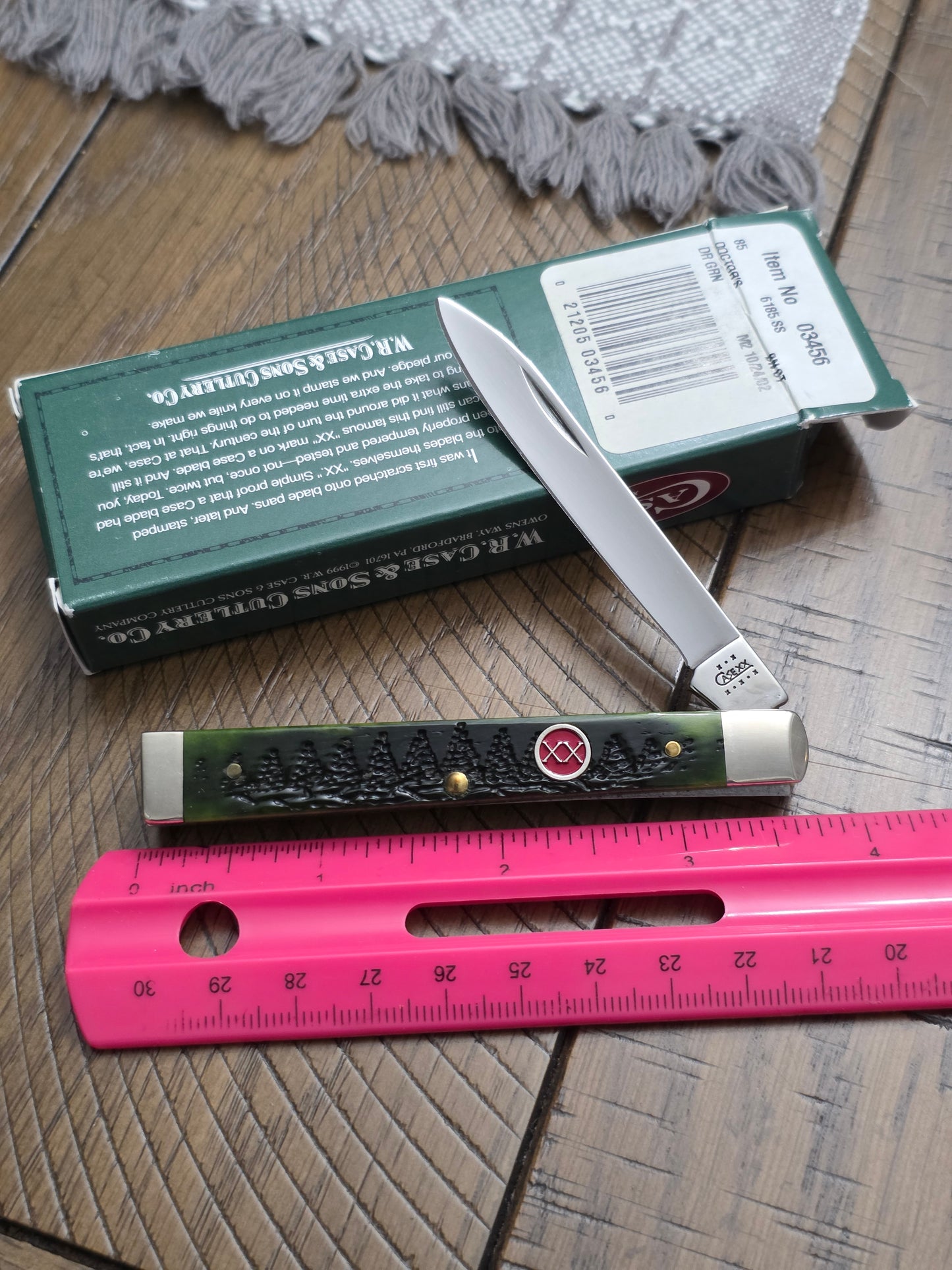 2002 Case XX Doctor's Knife Christmas Tree Jig Handles Spruce Tree Dark Green 03456