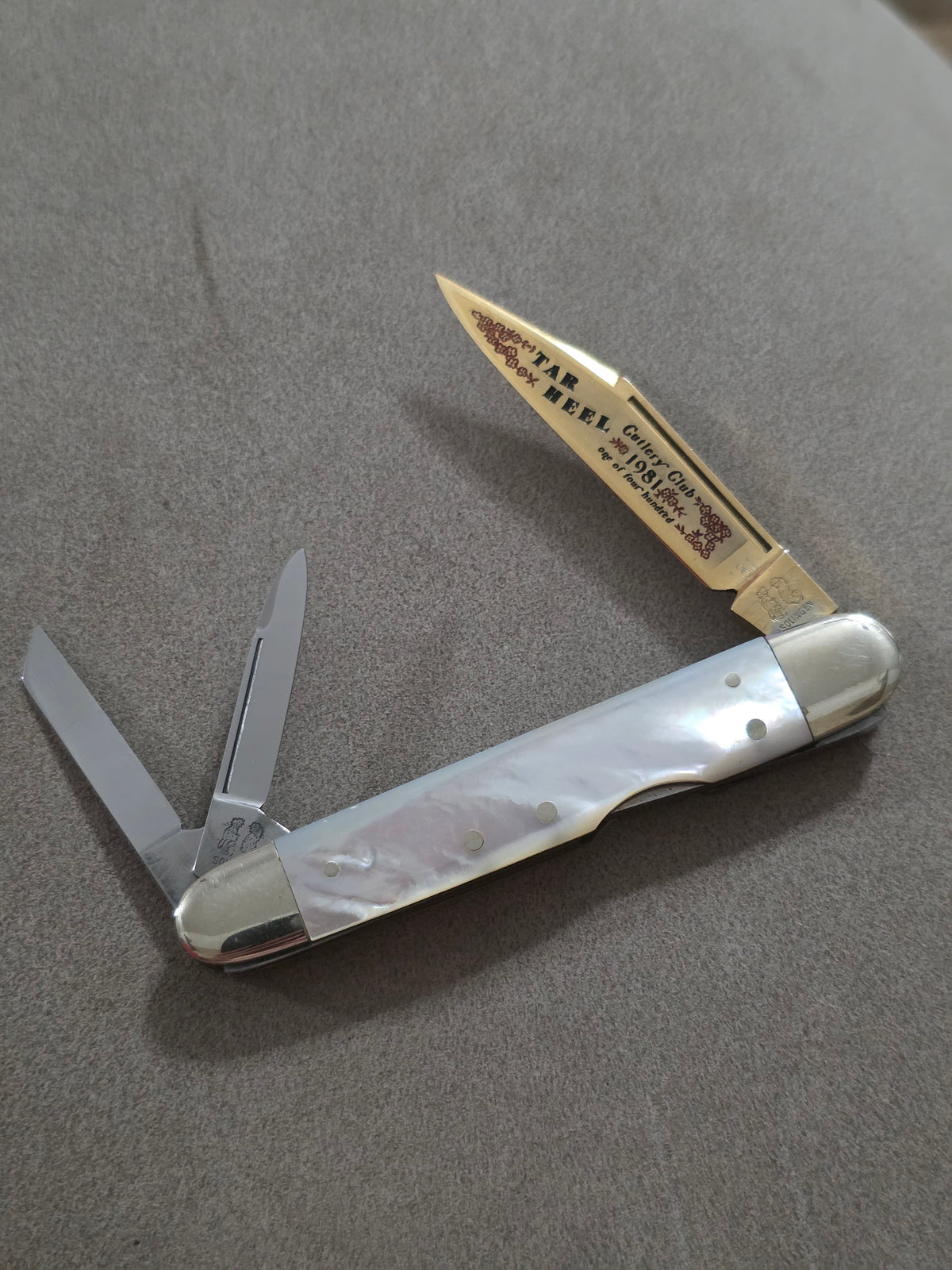 1981 Fight'n Rooster Mother of Pearl Lockback Whittler Tar Heel Cutlery Club