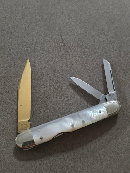 1981 Fight'n Rooster Mother of Pearl Lockback Whittler Tar Heel Cutlery Club