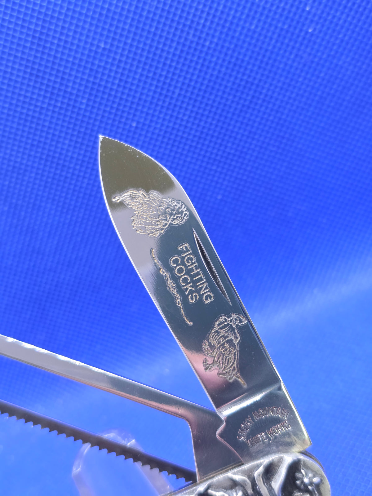 Somky Mountain Knife Work Knife Cock Fighter Embossed Handles Solid Steel