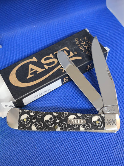 Case XX 6254 Skull Trapper with Natural Bone Handles 1 of 500 CA6740