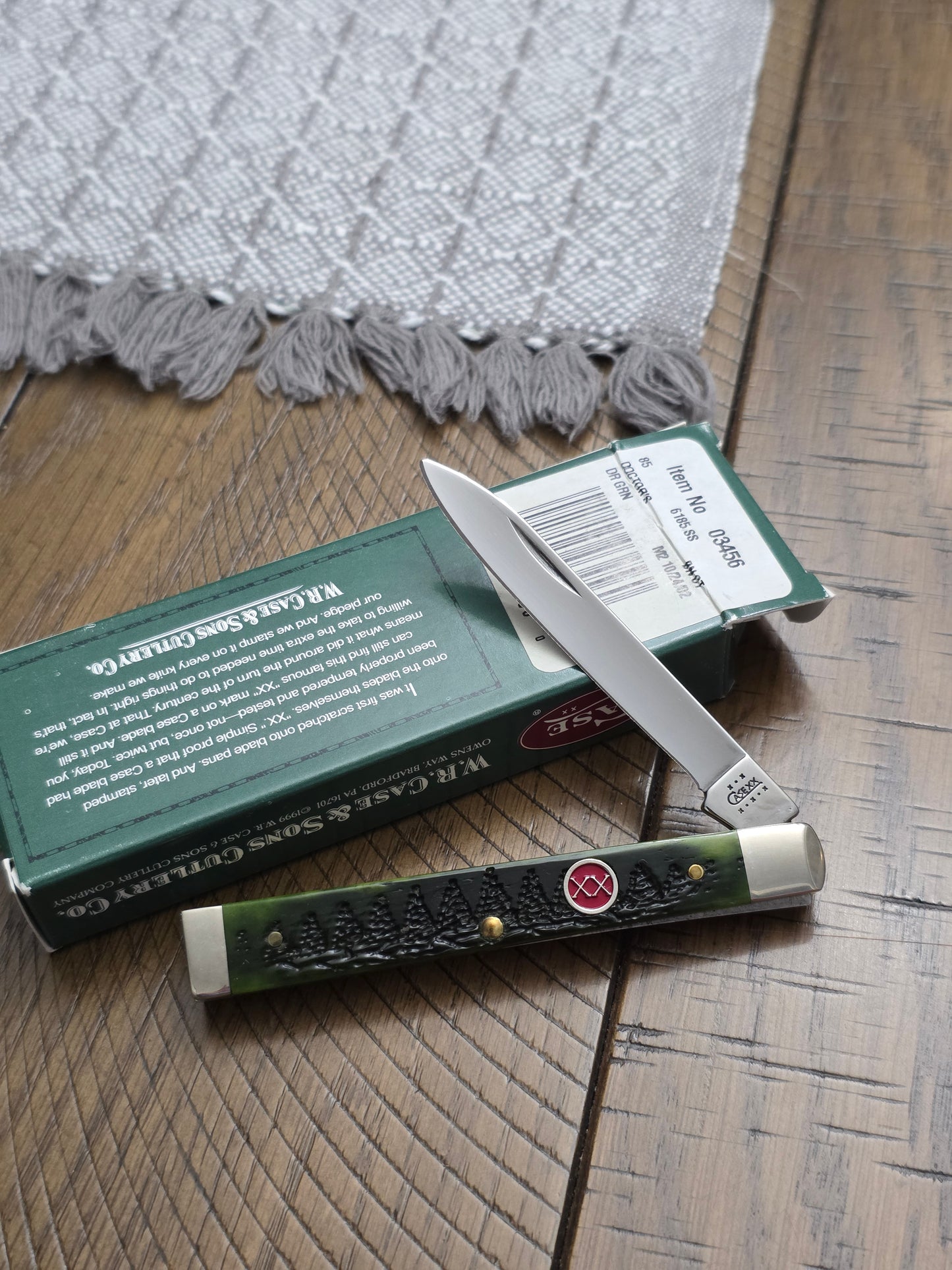 2002 Case XX Doctor's Knife Christmas Tree Jig Handles Spruce Tree Dark Green 03456