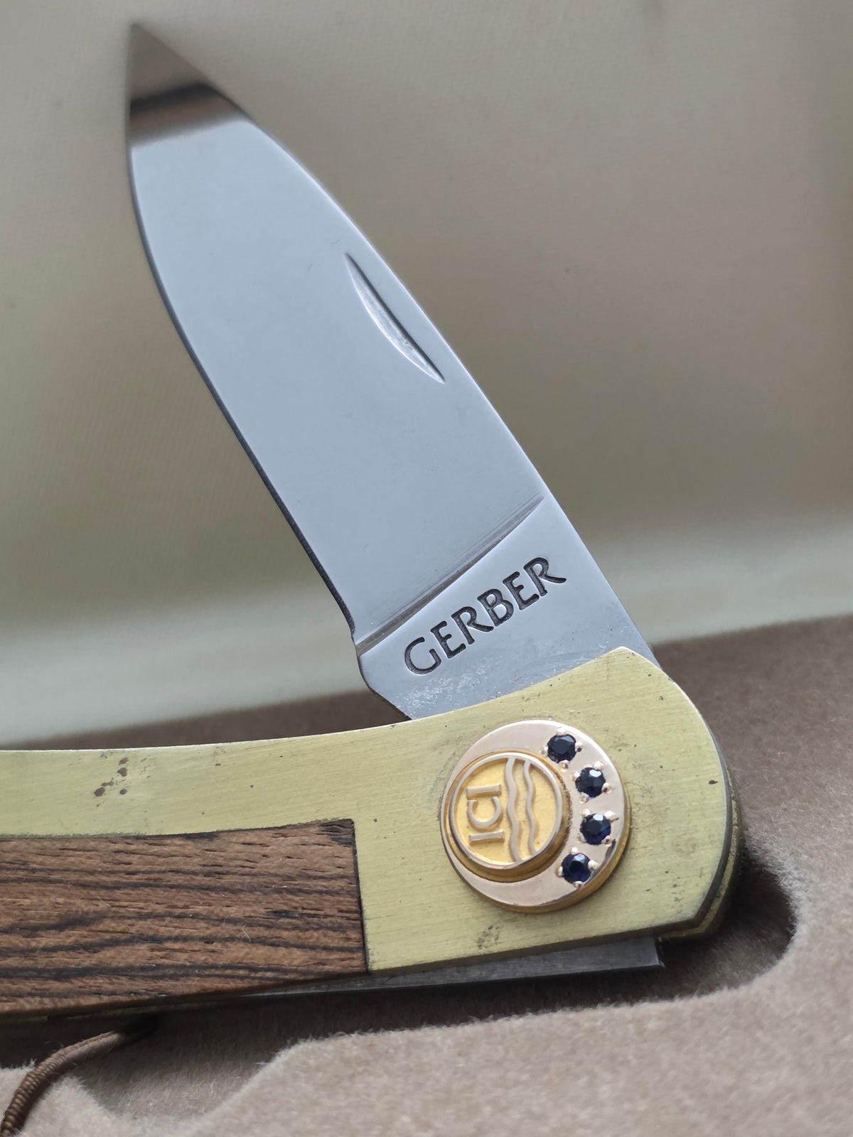Gerber Small Lockback Hunter Knife with Imperial Chemical Industries Logo NIB