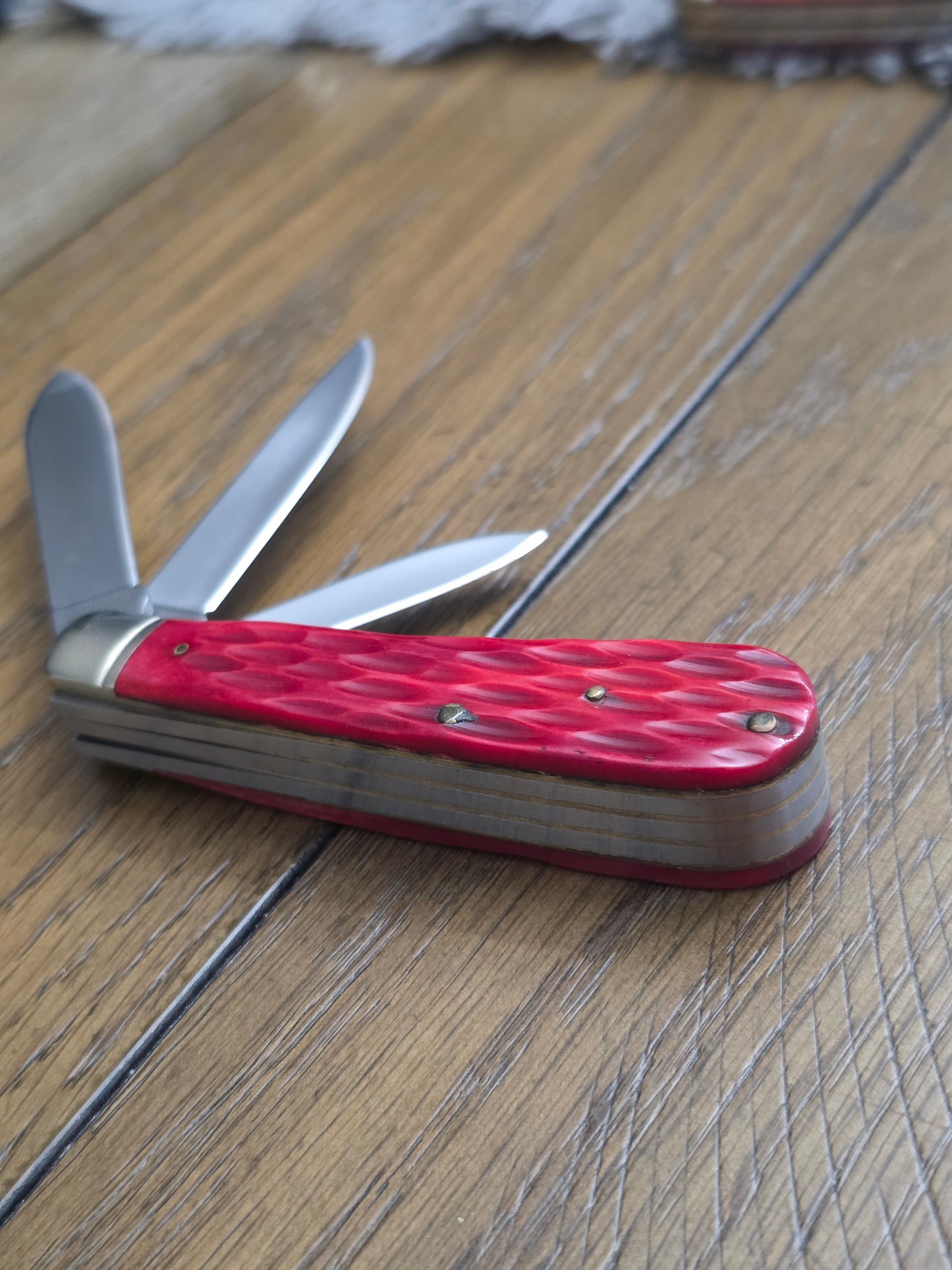 Rough Rider 3 Blade Mini Trapper Red Jig Bone 1st Gen Horseshoe Shield RR430