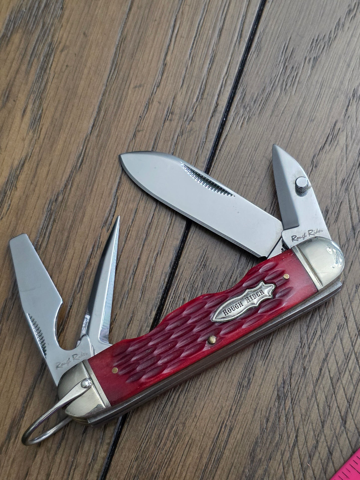 1ST GEN. Rough Ryder RR573 Red Bone Jigged Camp Knife