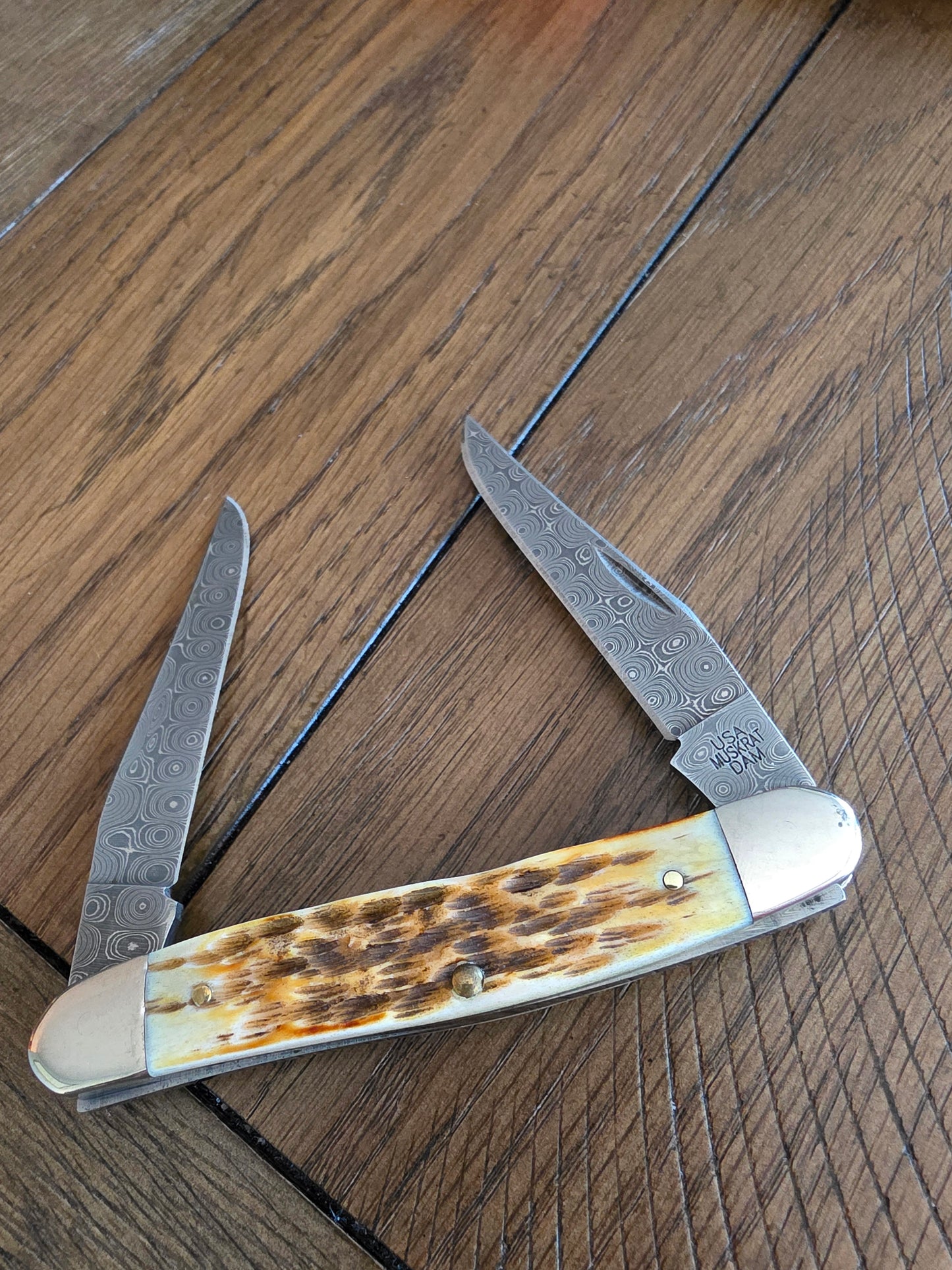 2007 Case XX Rain Drop Damascus Muskrat with Amber Bone Handles No Box