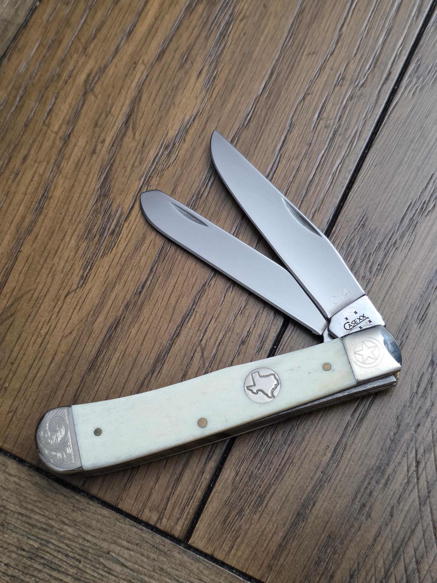 2006 Case XX 6254 Natural Bone Trapper with Texas Shield Scrolled