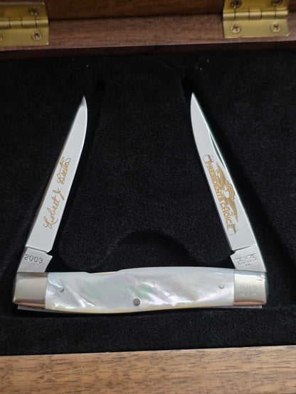 2003 Schatt & Morgan Yankee Muskrat MOP Presidents Choice Mother of Pearl with display