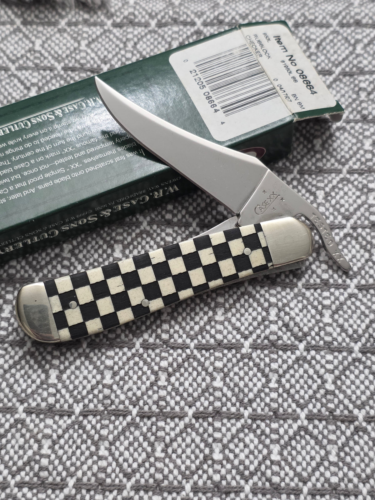 2007 Case XX Checker Flag Russlock NIB 08664