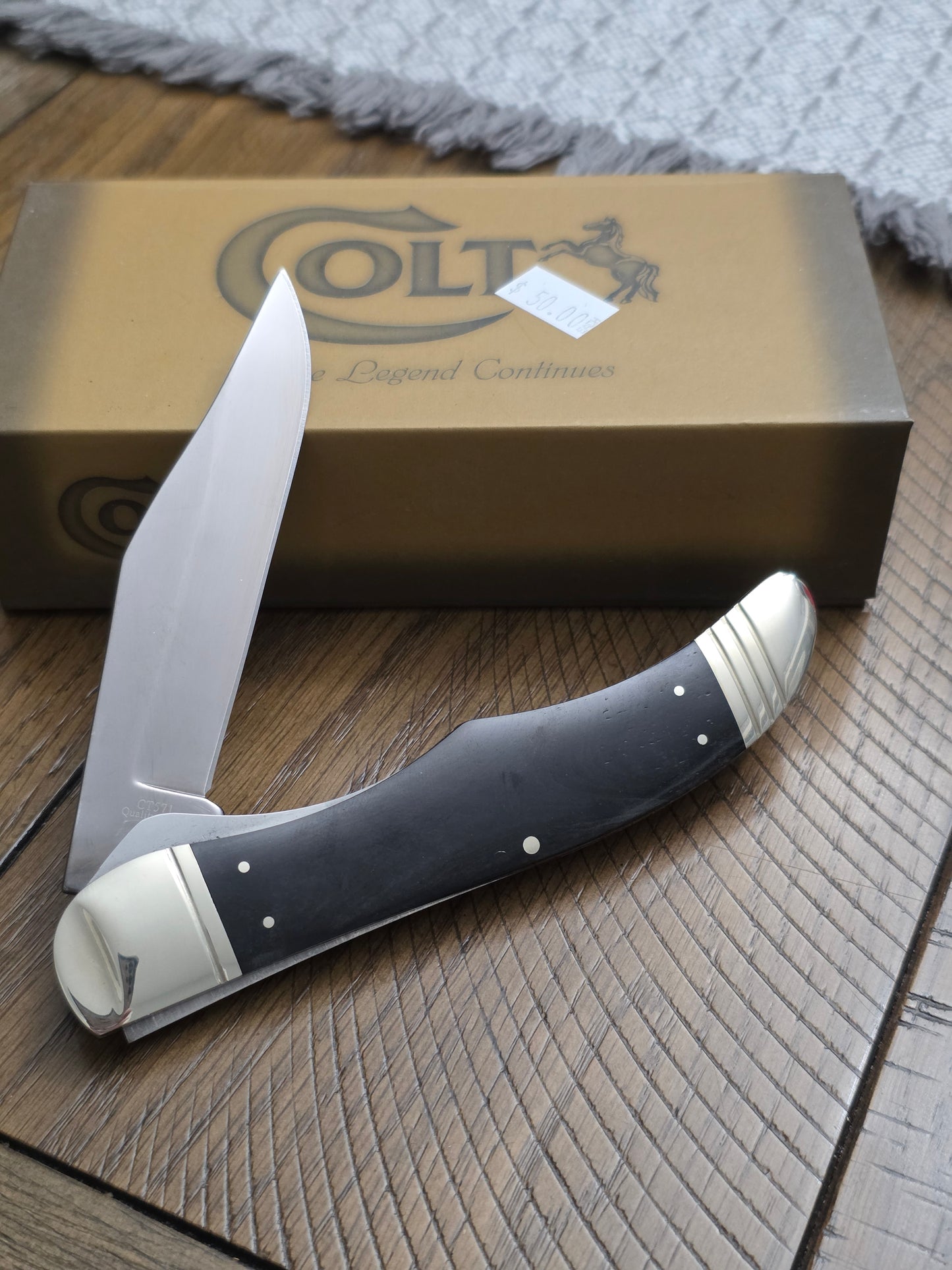 CT571 Colt Folding Hunter Single Blade Titanium Smooth Black Bone