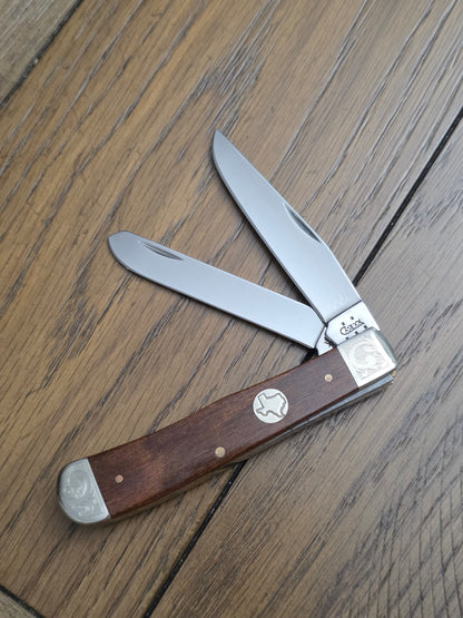 2005 Case XX 6254 Walnut handle Trapper with Texas Shield Scrolled