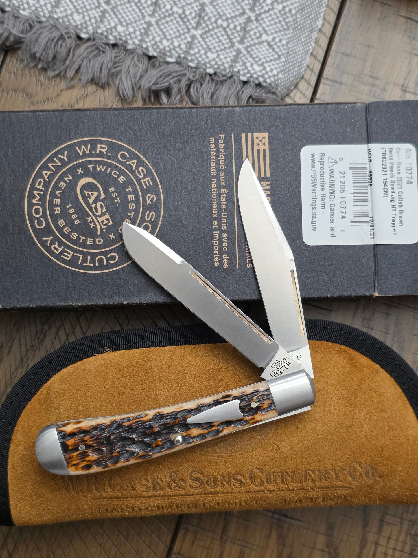 2021 Case XX Tony Bose Hunter Trapper - Brown Jigged Bone Handles - 10774