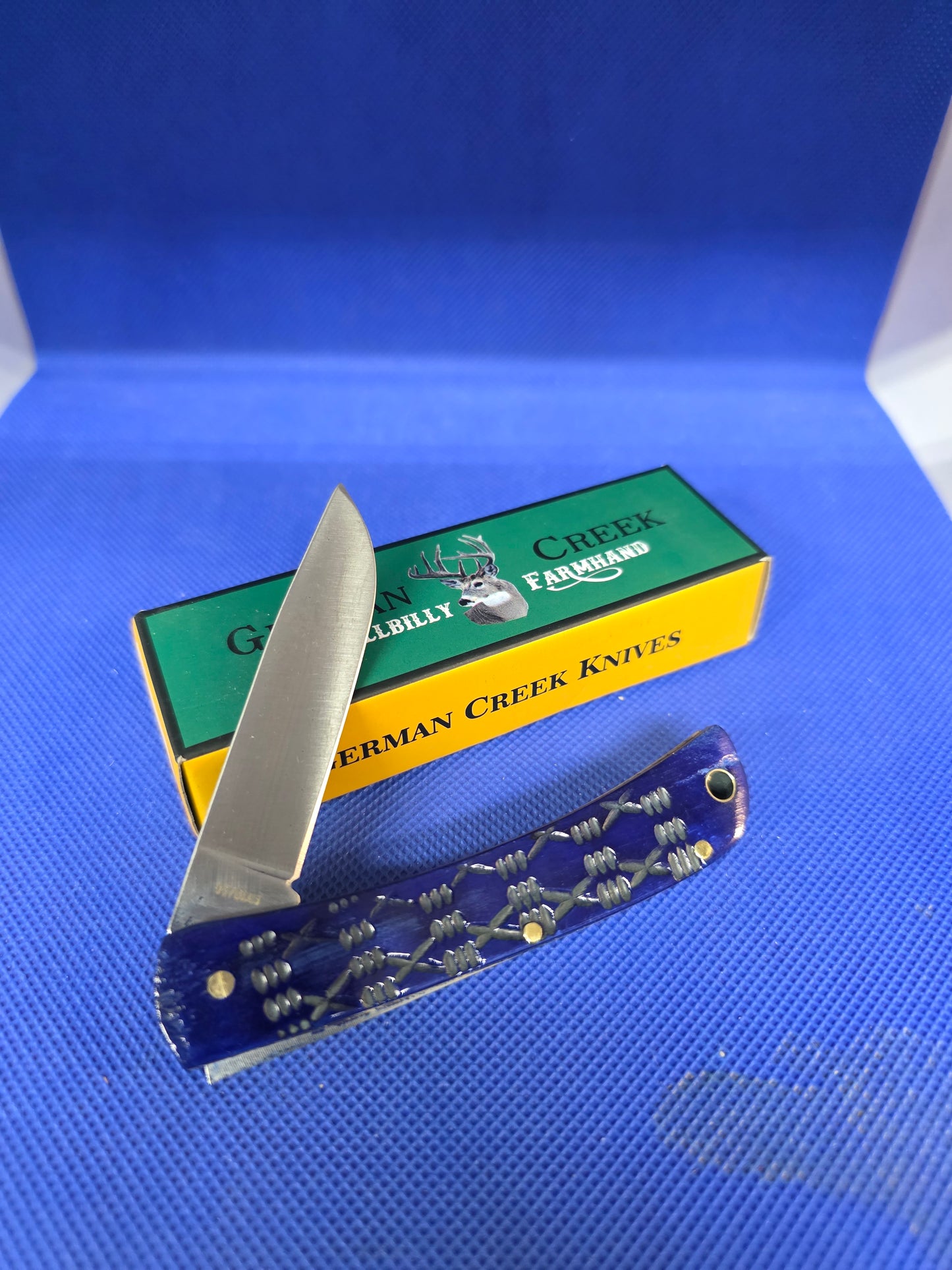The Hillbilly Farmhand - Blue Crocodile Jigged Bone Handles - GCFH037BLCJ
