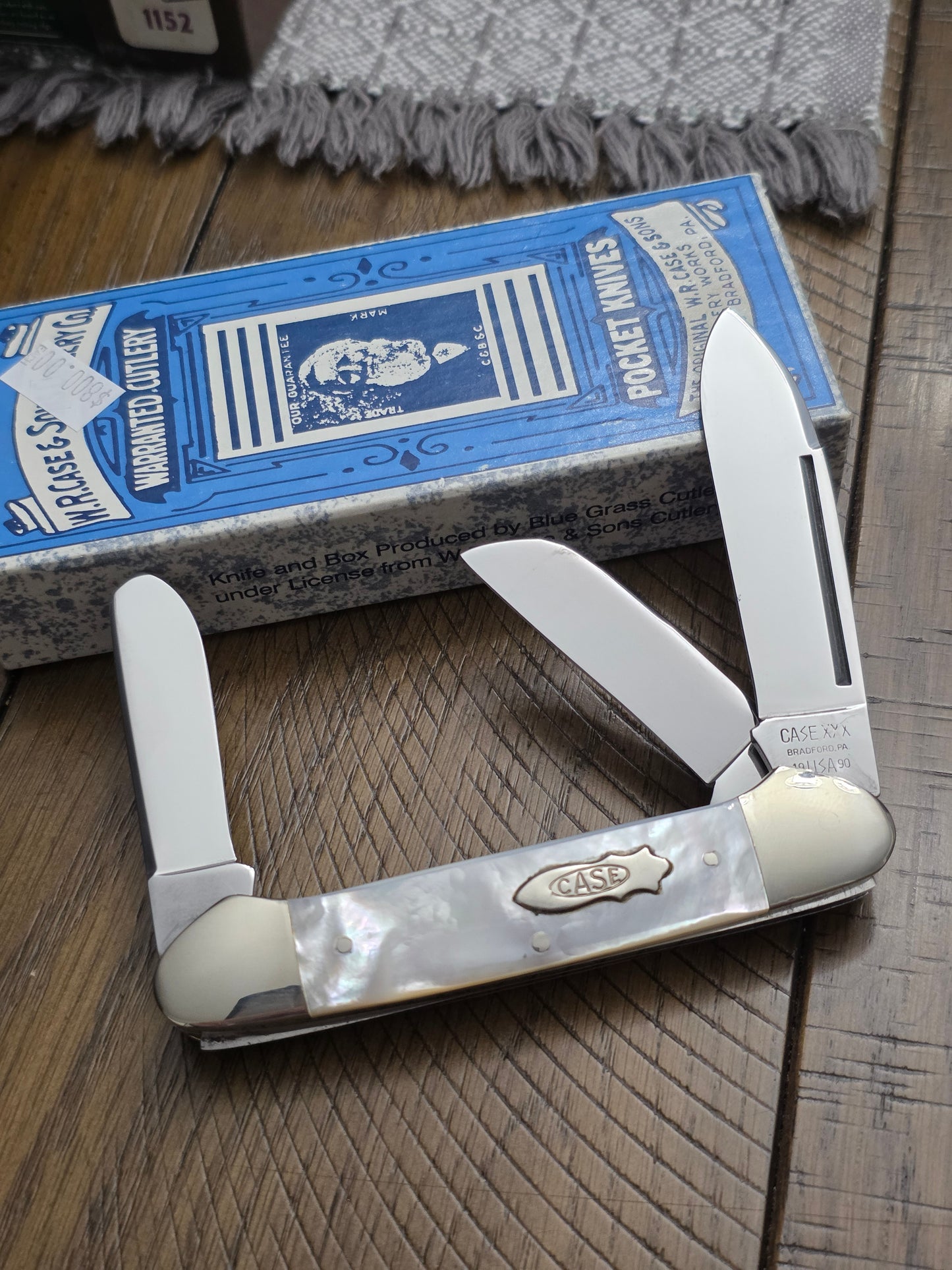 1990 Case XXX Classic Gunboat Canoe with Mother of Pearl Handles NIB